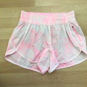 Lululemon tracker size 6. Tie dye pink. Rare